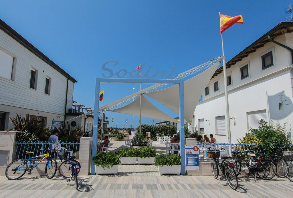 Hotel Regina Lido di Camaiore Exteriör bild