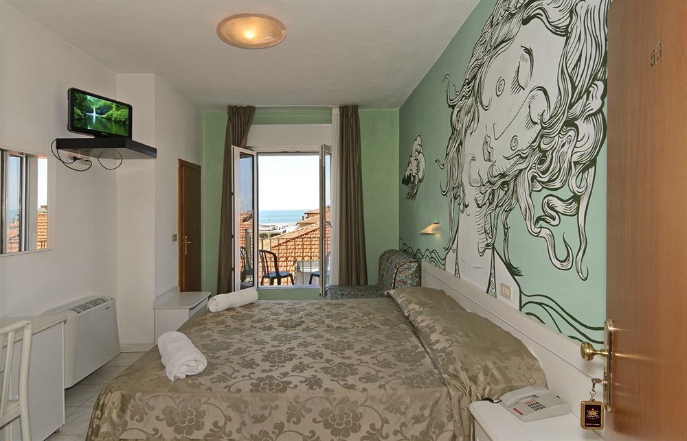 Hotel Regina Lido di Camaiore Exteriör bild